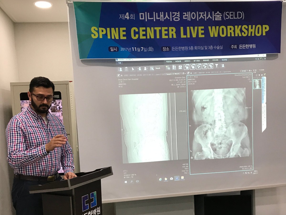 El Dr. Jorge Ceja en el Spine Center Live Workshop, Seúl